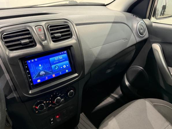 Renault Sandero II с пробегом 2015 года, цена 795 000 рублей, 168001 км, хэтчбек, Автокод Объявления