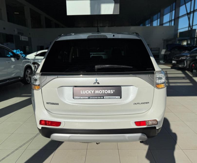 Mitsubishi Outlander III Рестайлинг Екатеринбург  - изображение 5