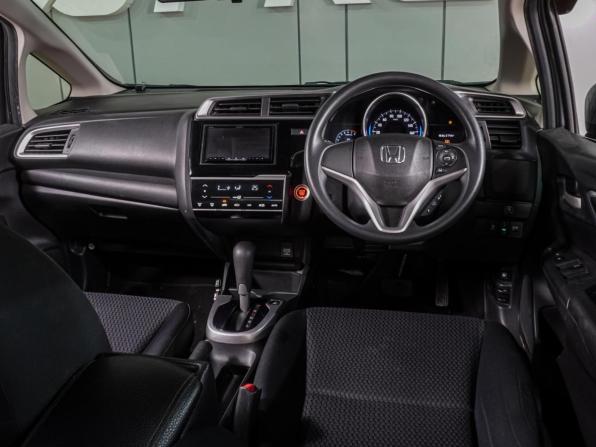 Honda Fit III Рестайлинг с пробегом 2019 года, цена 1 299 000 рублей, 89555 км, хэтчбек, Автокод Объявления