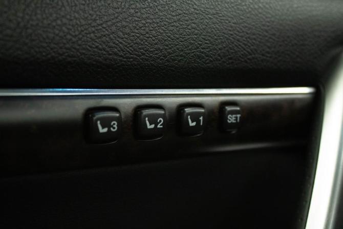 Toyota Land Cruiser 200 Series Рестайлинг 1 с пробегом 2012 года, цена 4 169 000 рублей, 149086 км, внедорожник, Автокод Объявления