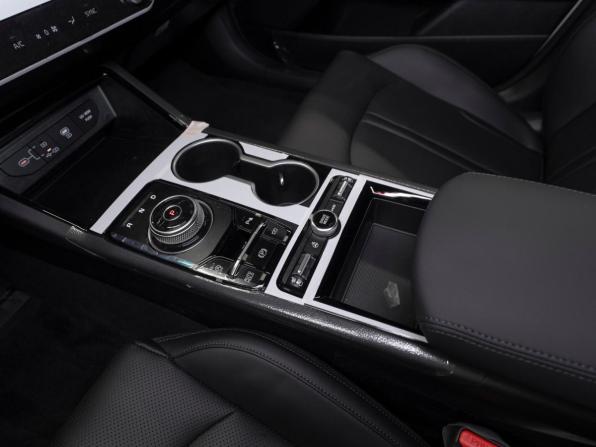 Kia K5 III Рестайлинг с пробегом 2026 года, цена 4 700 000 рублей, 11 км, седан, Автокод Объявления