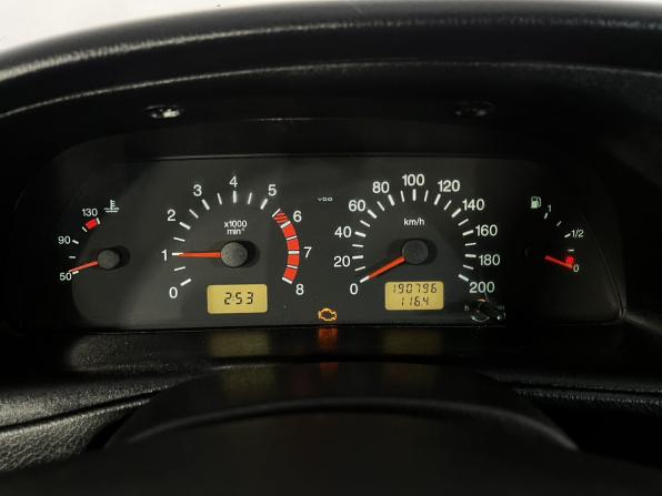 Chevrolet Niva I Рестайлинг с пробегом 2012 года, цена 385 900 рублей, 190680 км, внедорожник, Автокод Объявления