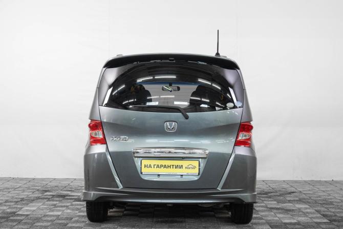 Honda Freed I с пробегом 2009 года, цена 899 000 рублей, 182472 км, компактвэн, Автокод Объявления