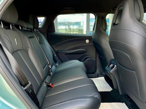 Новый Omoda C7 2026 года, цена 3 188 500 рублей, внедорожник, Автокод Объявления