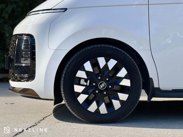 Hyundai Staria I с пробегом 2025 года, цена 8 990 000 рублей, 14900 км, минивэн, Автокод Объявления