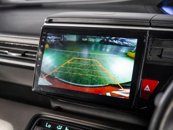 Honda Stepwgn V с пробегом 2015 года, цена 1 600 500 рублей, 114429 км, минивэн, Автокод Объявления