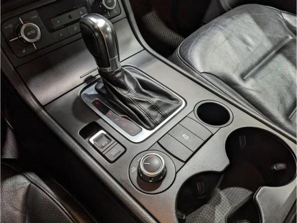 Volkswagen Touareg II с пробегом 2011 года, цена 1 625 000 рублей, 290000 км, внедорожник, Автокод Объявления
