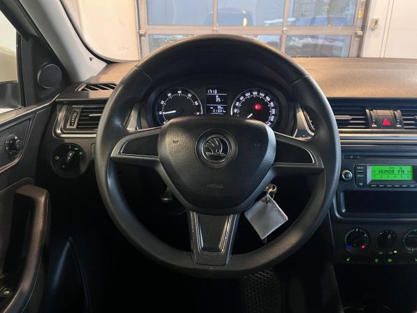 Skoda Rapid I с пробегом 2014 года, цена 495 000 рублей, 211030 км, лифтбек, Автокод Объявления