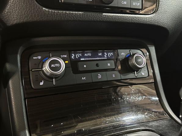 Volkswagen Touareg II Рестайлинг с пробегом 2016 года, цена 2 499 990 рублей, 240519 км, внедорожник, Автокод Объявления