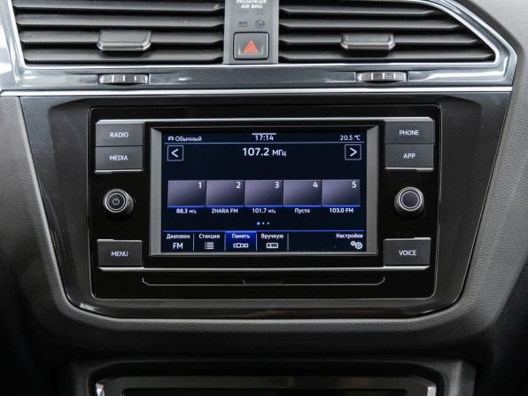 Volkswagen Tiguan II Рестайлинг с пробегом 2022 года, цена 3 048 000 рублей, 37155 км, внедорожник, Автокод Объявления