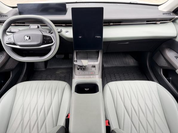 Changan Lamore с пробегом 2023 года, цена 1 825 000 рублей, 21575 км, седан, Автокод Объявления