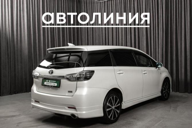 Toyota Wish II с пробегом 2010 года, цена 1 259 000 рублей, 108000 км, минивэн, Автокод Объявления