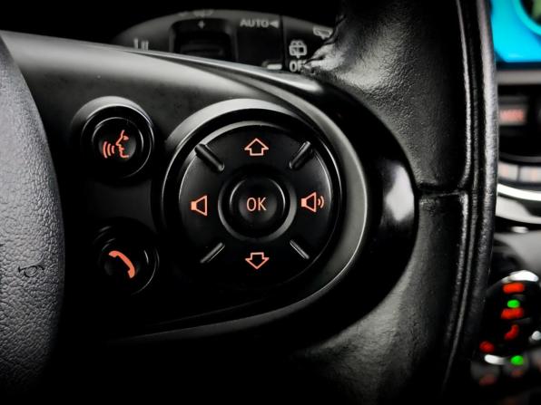 Mini Hatch III (F55/F56) Рестайлинг с пробегом 2021 года, цена 2 550 000 рублей, 66313 км, хэтчбек, Автокод Объявления