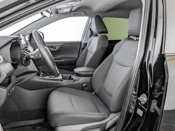 Toyota RAV4 V (XA50) с пробегом 2021 года, цена 3 350 000 рублей, 29900 км, внедорожник, Автокод Объявления