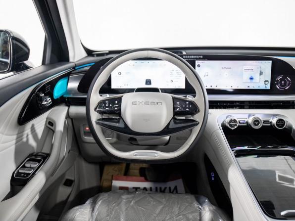 Exeed RX с пробегом 2023 года, цена 3 670 000 рублей, 2521 км, внедорожник, Автокод Объявления