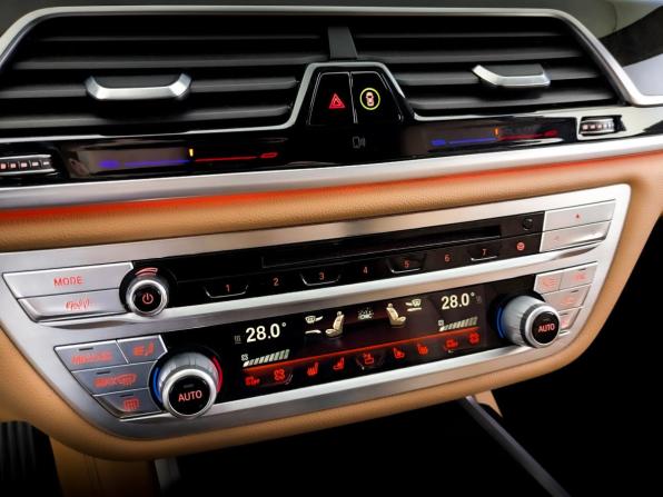 BMW 7 серии VI (G11/G12) с пробегом 2016 года, цена 3 000 000 рублей, 83571 км, седан, Автокод Объявления
