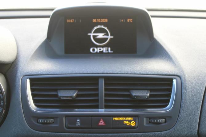Opel Mokka I с пробегом 2013 года, цена 925 000 рублей, 160000 км, внедорожник, Автокод Объявления