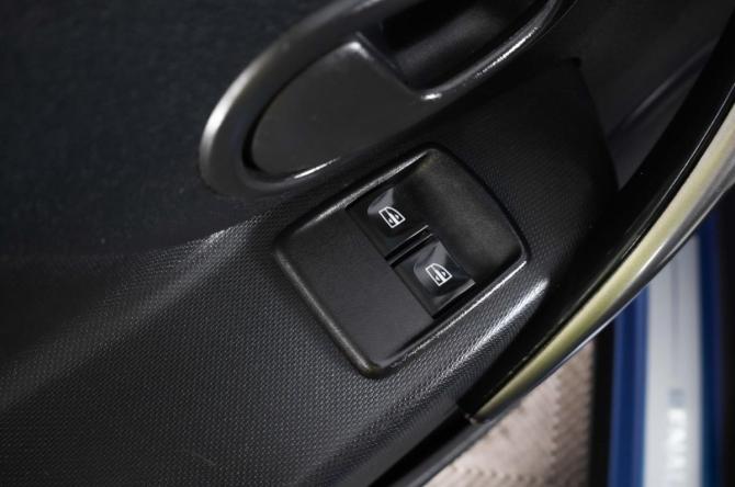 Renault Sandero II с пробегом 2018 года, цена 999 000 рублей, 64512 км, хэтчбек, Автокод Объявления