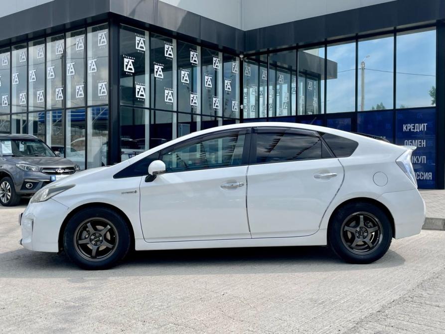Toyota Prius III Рестайлинг (XW30) Краснодар  - изображение 2