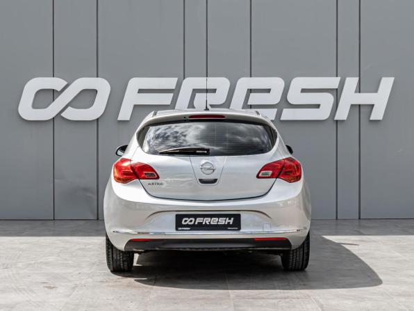 Opel Astra J Рестайлинг с пробегом 2013 года, цена 780 000 рублей, 215279 км, хэтчбек, Автокод Объявления