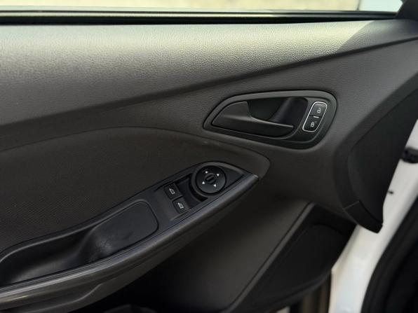 Ford Focus III Рестайлинг с пробегом 2015 года, цена 940 000 рублей, 109600 км, седан, Автокод Объявления