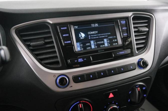 Hyundai Solaris II с пробегом 2017 года, цена 1 399 000 рублей, 77000 км, седан, Автокод Объявления