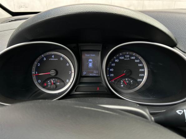 Hyundai Santa Fe III с пробегом 2013 года, цена 1 765 000 рублей, 178256 км, внедорожник, Автокод Объявления