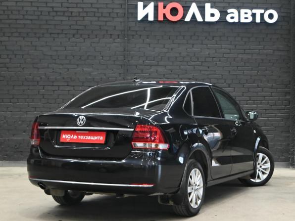 Volkswagen Polo V Рестайлинг с пробегом 2017 года, цена 1 000 000 рублей, 80508 км, седан, Автокод Объявления