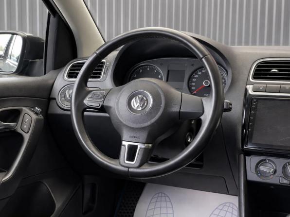Volkswagen Polo V с пробегом 2012 года, цена 967 000 рублей, 130866 км, седан, Автокод Объявления