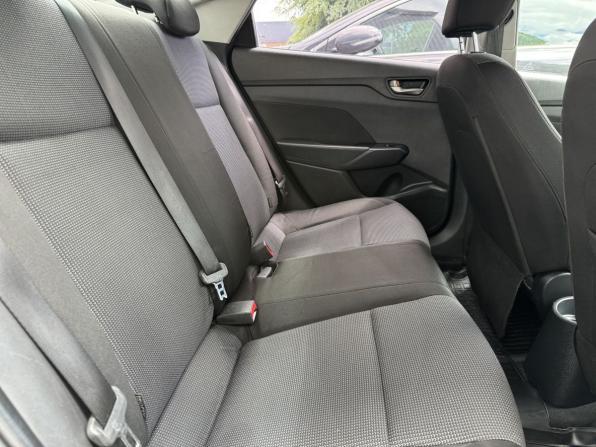 Hyundai Solaris II с пробегом 2019 года, цена 1 000 000 рублей, 319793 км, седан, Автокод Объявления