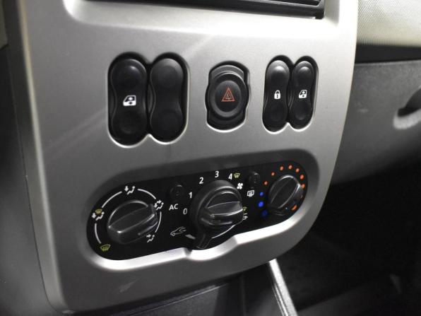 Renault Sandero I с пробегом 2013 года, цена 699 900 рублей, 141255 км, хэтчбек, Автокод Объявления