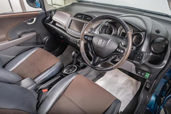 Honda Fit II с пробегом 2012 года, цена 899 000 рублей, 156000 км, хэтчбек, Автокод Объявления
