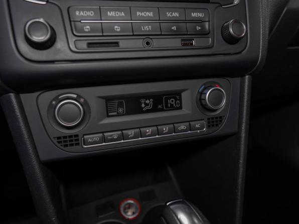 Volkswagen Polo V с пробегом 2013 года, цена 840 000 рублей, 132122 км, седан, Автокод Объявления