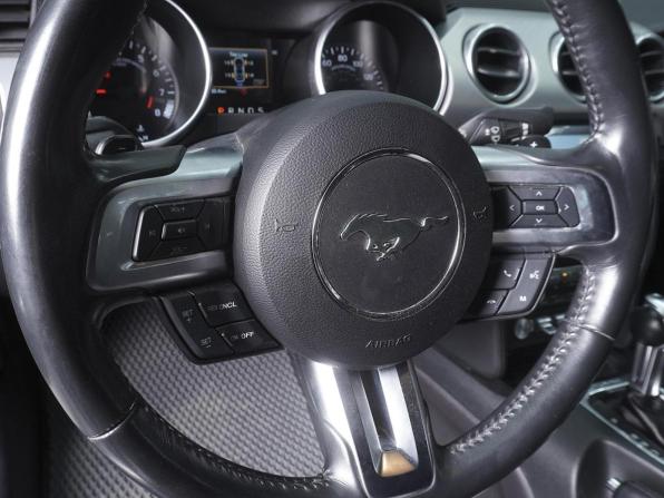 Ford Mustang VI Рестайлинг с пробегом 2019 года, цена 4 450 000 рублей, 80783 км, кабриолет, Автокод Объявления