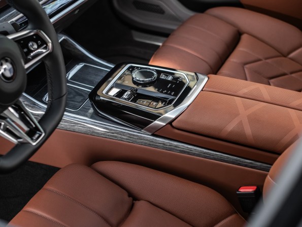 Новый BMW 7 серии VII (G70) 2024 года, цена 25 867 300 рублей, седан, Автокод Объявления