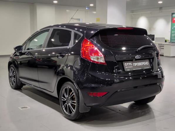 Ford Fiesta Mk6 Рестайлинг с пробегом 2016 года, цена 880 000 рублей, 90549 км, хэтчбек, Автокод Объявления