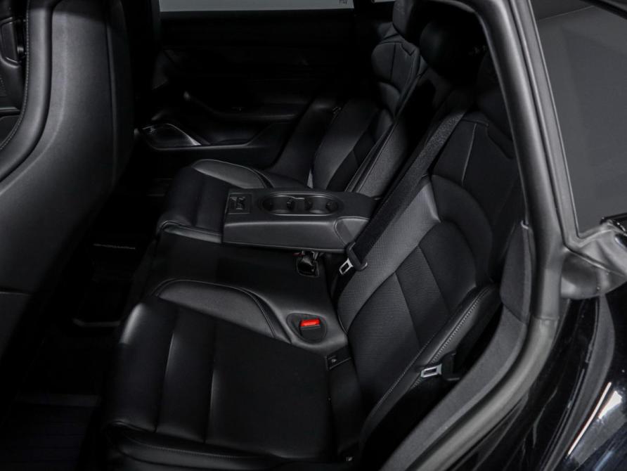 Porsche Taycan I Москва  - изображение 10