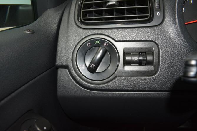 Volkswagen Polo V Рестайлинг с пробегом 2020 года, цена 1 379 000 рублей, 105000 км, седан, Автокод Объявления