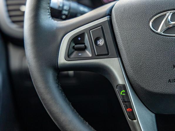 Hyundai Solaris I Рестайлинг с пробегом 2015 года, цена 1 048 000 рублей, 147300 км, седан, Автокод Объявления