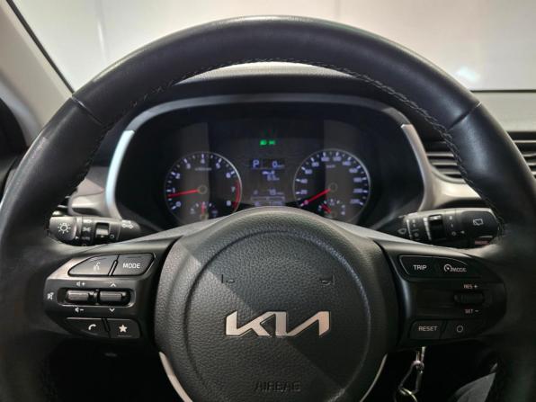 Kia Rio IV Рестайлинг с пробегом 2021 года, цена 1 835 000 рублей, 71772 км, хэтчбек, Автокод Объявления