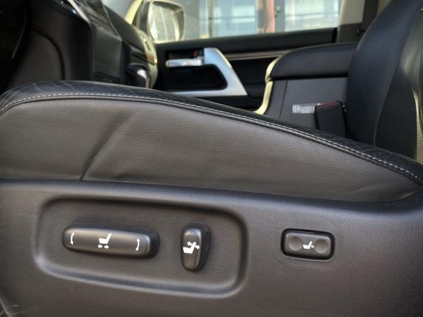 Toyota Land Cruiser 200 Series Рестайлинг 2 с пробегом 2017 года, цена 6 549 000 рублей, 81280 км, внедорожник, Автокод Объявления