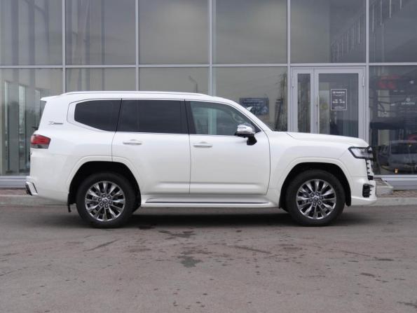 Toyota Land Cruiser 300 Series с пробегом 2022 года, цена 11 700 000 рублей, 17568 км, внедорожник, Автокод Объявления