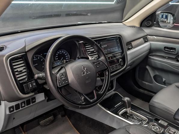 Mitsubishi Outlander III Рестайлинг 3 с пробегом 2019 года, цена 2 050 000 рублей, 102892 км, внедорожник, Автокод Объявления