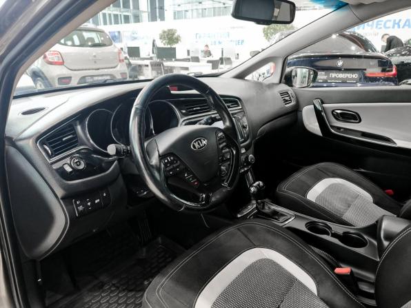 Kia Ceed II Рестайлинг с пробегом 2018 года, цена 1 350 000 рублей, 127730 км, хэтчбек, Автокод Объявления