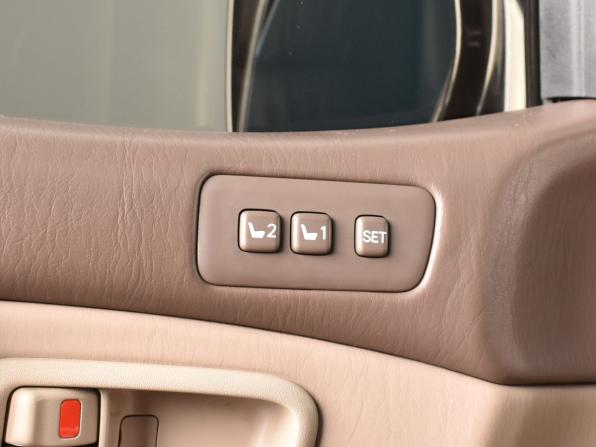 Lexus LX II с пробегом 2001 года, цена 2 099 999 рублей, 230438 км, внедорожник, Автокод Объявления