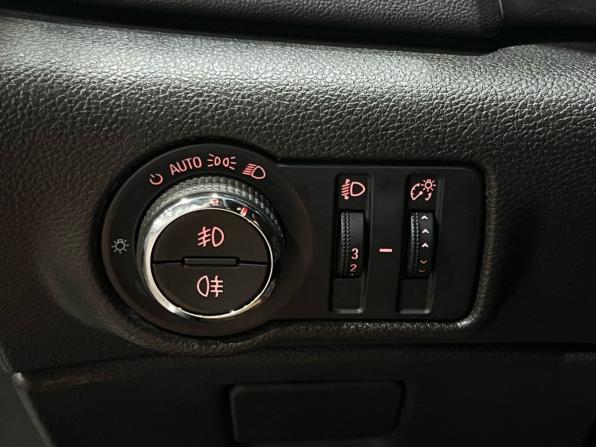 Opel Astra J Рестайлинг с пробегом 2013 года, цена 640 000 рублей, 134267 км, хэтчбек, Автокод Объявления