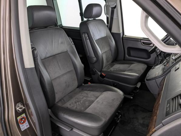 Volkswagen Multivan T5 Рестайлинг с пробегом 2012 года, цена 2 750 000 рублей, 122609 км, минивэн, Автокод Объявления