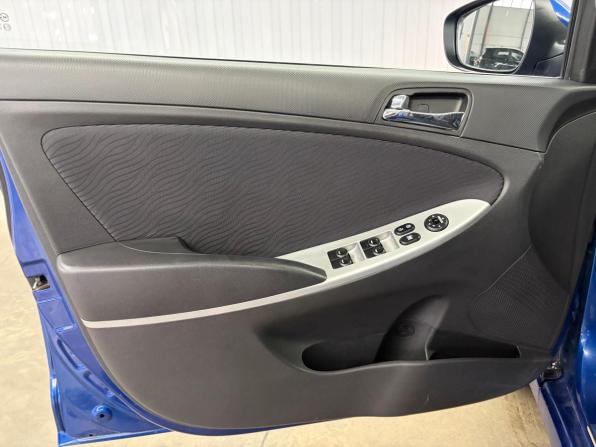 Hyundai Solaris I с пробегом 2013 года, цена 897 000 рублей, 102518 км, хэтчбек, Автокод Объявления