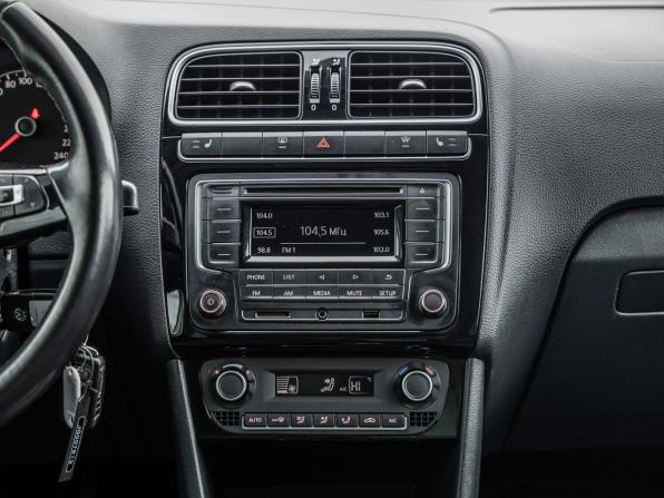 Volkswagen Polo V Рестайлинг с пробегом 2017 года, цена 1 098 000 рублей, 145169 км, седан, Автокод Объявления