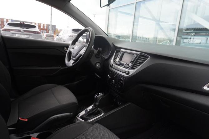 Hyundai Solaris II с пробегом 2017 года, цена 1 299 000 рублей, 86393 км, седан, Автокод Объявления